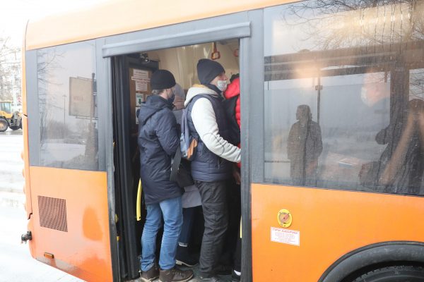 Проблему с переполненным общественным транспортом в Сормово решат специалисты