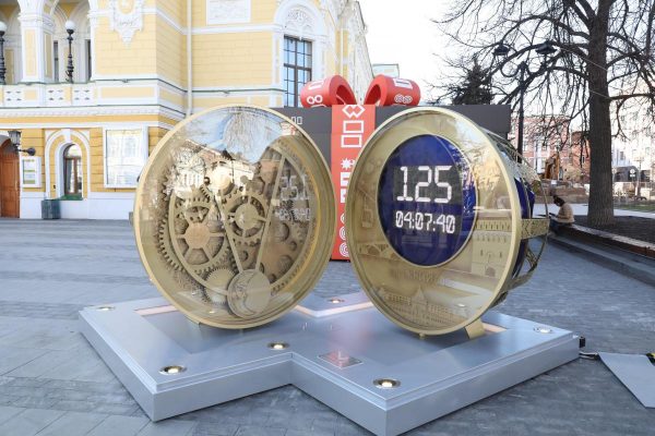 Часы обратного отсчета у драмтеатра перенесут в один из нижегородских парков после Нового года