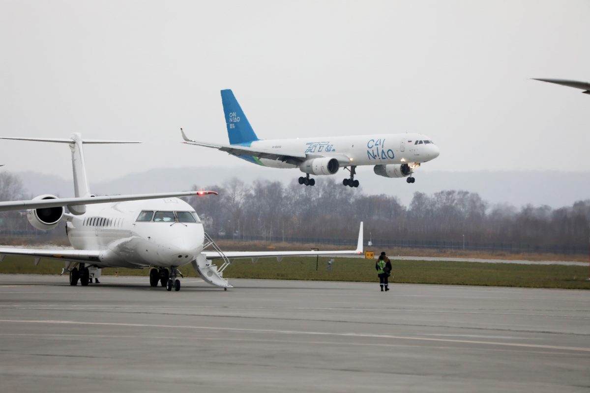 Самолет, летевший из Екатеринбурга в Москву, вынужденно приземлился в Нижнем Новгороде