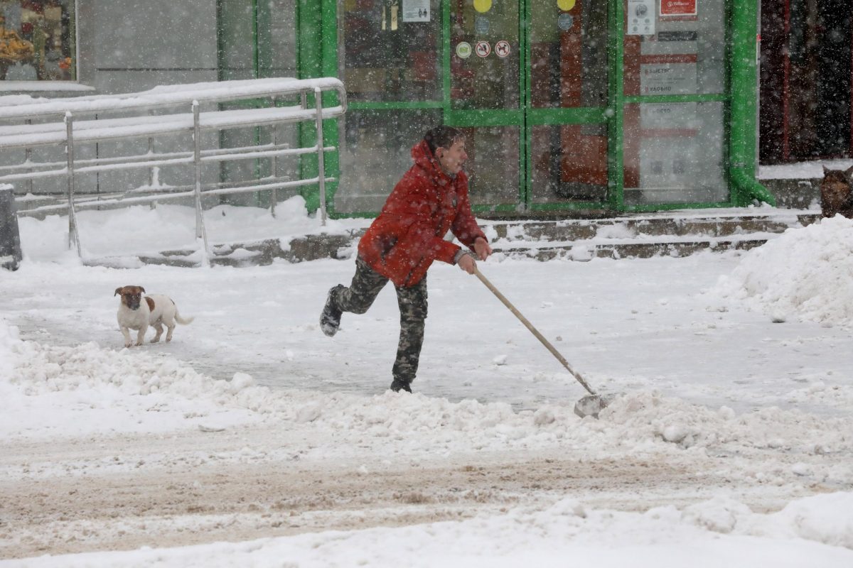 В Нижнем Новгороде не будут нанимать местных жителей для уборки снега
