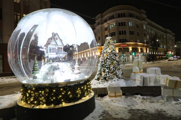 Сказка уже в Нижнем: смотрим, как центр города украсили к Новому году