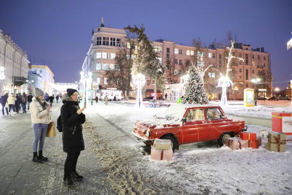 Полицейские рассказали, как не стать жертвой ростовых кукол на Большой Покровской