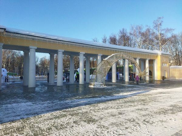 Открытие двух катков в парке «Швейцария» перенесли из-за непогоды