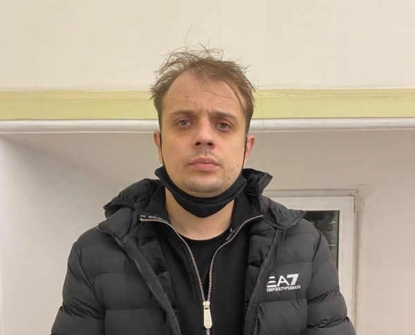 Полицейские задержали жителя Москвы, который обманул нижегородцев на 800 тысяч рублей