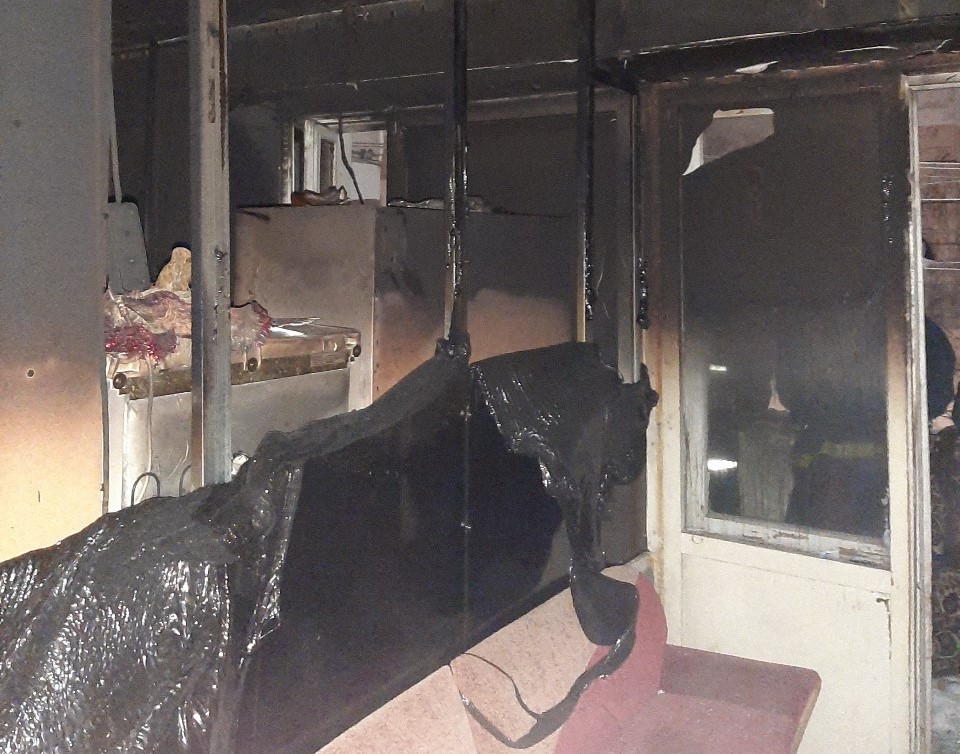Более 60 человек эвакуировали при пожаре в многоэтажке в Сормове