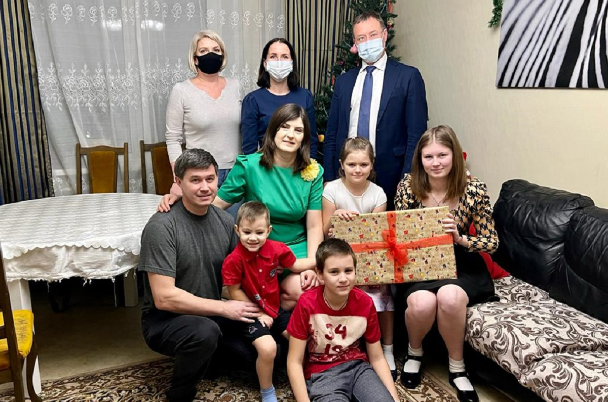 Депутаты исполнили мечту многодетной семьи из Нижнего Новгорода