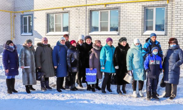 >Новые квартиры получили 28 семей в Первомайске