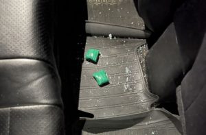 Полицейские задержали автомобиль, перевозивший синтетический наркотик