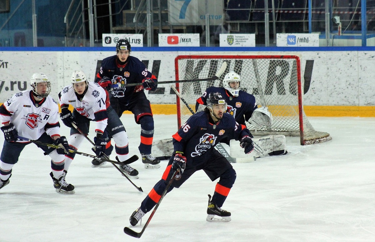 Хоккеисты нижегородской «Чайки» увозят две победы из Оренбурга
