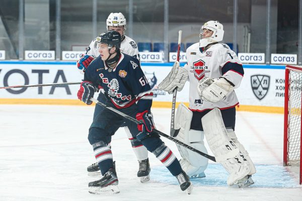 Хоккеисты нижегородской «Чайки» обыграли в гостях нижнекамский «Реактор»
