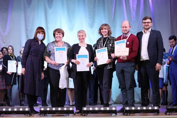 Три команды из&nbsp;Нижегородской области вышли в&nbsp;финал профессионального конкурса «Флагманы образования. Школа»