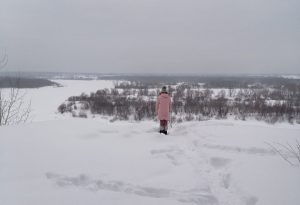 Девочка едва не сорвалась с обрыва в Павлове
