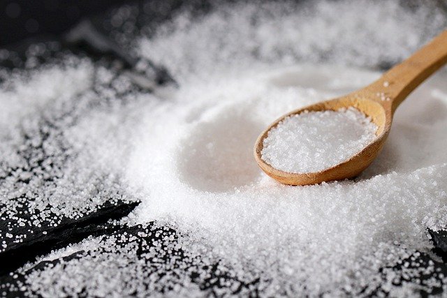 Почему лучше отказаться от консервированной и соленой пищи