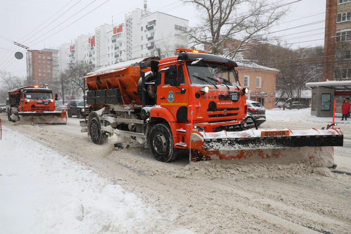 400 единиц техники вышло на уборку снега в Нижнем Новгороде