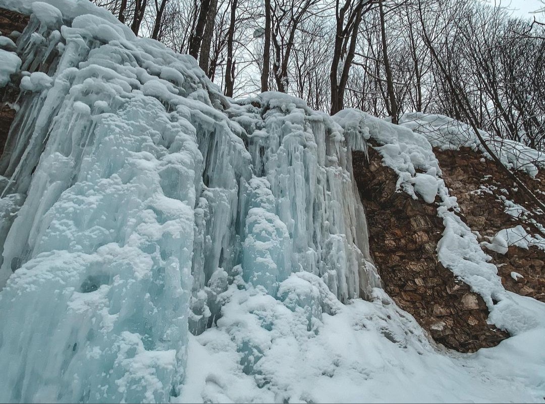 Ледяной водопад нашли нижегородцы около «Швейцарии»