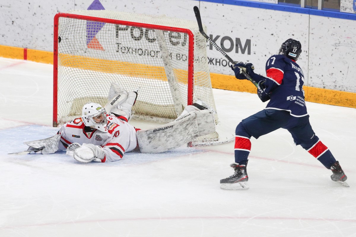 В повторном матче хоккеисты нижегородской «Чайки» снова оказались сильнее «Авто» из Екатеринбурга