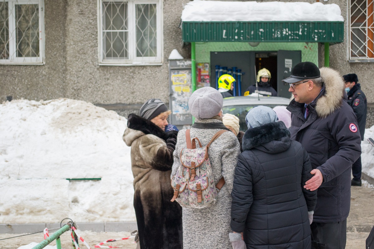 Жильцы 10 квартир вернулись в пострадавший от хлопка газа подъезд дома на пр. Ленина