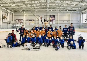 Хоккеисты «Торпедо» провели мастер-класс для юных хоккеистов в Красных Баках