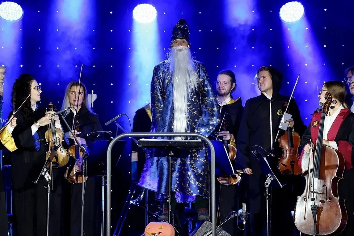 Музыку из волшебной саги исполнит коллектив юных магов-учеников школы Хогвартс