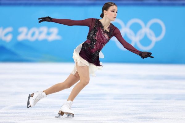 Анна Щербакова стала олимпийской чемпионкой в фигурном катании. Камила Валиева — лишь четвёртая