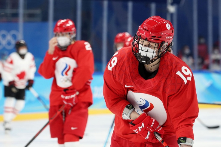 Женская сборная Канады по хоккею заставила россиянок играть в медицинских масках