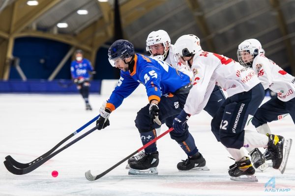 Два крупных выездных поражения потерпели хоккеисты нижегородского «Старта»