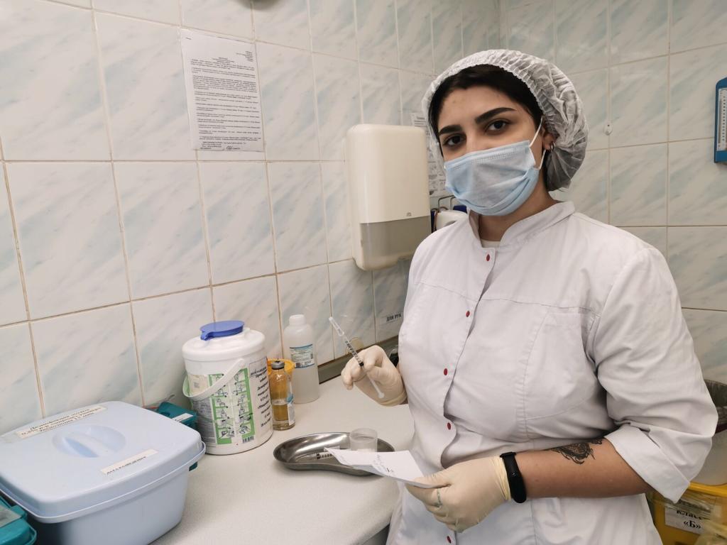 Студенты Нижегородского медицинского колледжа работают волонтерами в поликлиниках и ЦРБ региона