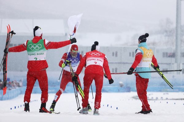 Впервые в истории российские лыжники выиграли мужскую эстафету на Олимпийских играх