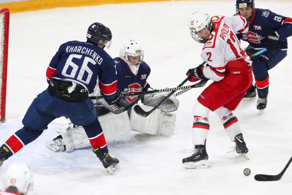 Хоккеисты нижегородской «Чайки» обыграли «Авто» из Екатеринбурга