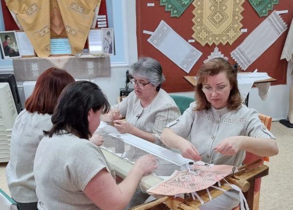 Нижегородские мастерицы принимают участие во&nbsp;Всероссийском проекте «Вышитая карта России»