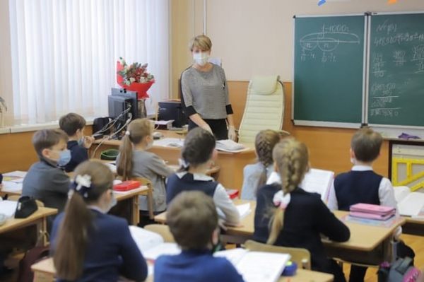 В школах Дзержинска снизилось количество заболевших коронавирусной инфекцией
