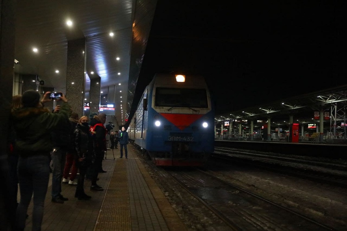 Поезд с переселенцами из ДНР и ЛНР прибыл в Нижний Новгород (ВИДЕО)