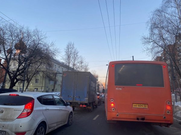 8‑балльные пробки парализовали Нижний Новгород