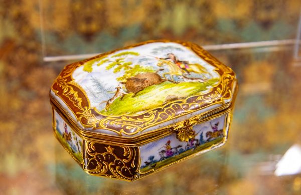 Выставка «Оправа пагубной привычки» открылась в&nbsp;Усадьбе Рукавишниковых