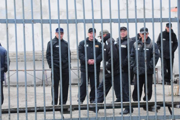 Нижегородец чуть не убил друга за то, что тот не поздравил его жену с праздником