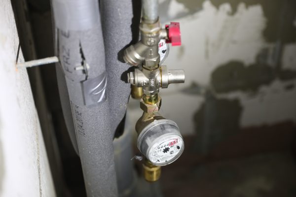 В «ЭнергосбыТ Плюс» объяснили миллионные квитанции за счетчики в Дзержинске