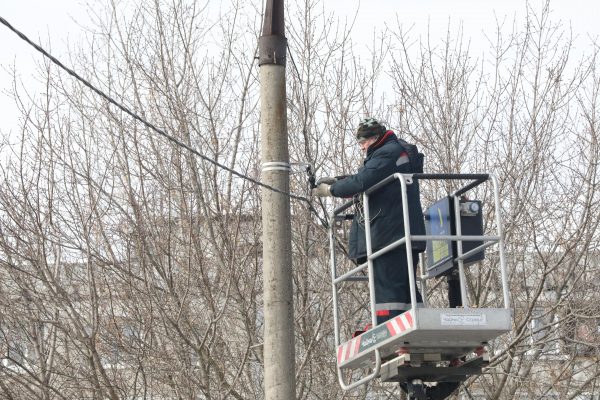 Энергетики восстановили электричество в семи районах Нижегородской области после штормового ветра