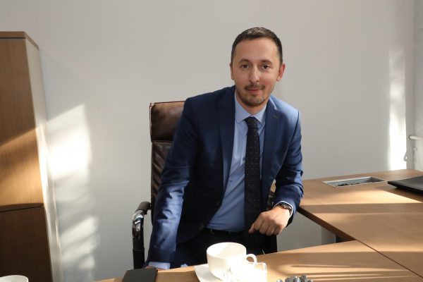 Мелик-Гусейнов заступился за врачей после скандала из-за отказа выдавать ребенка из роддома