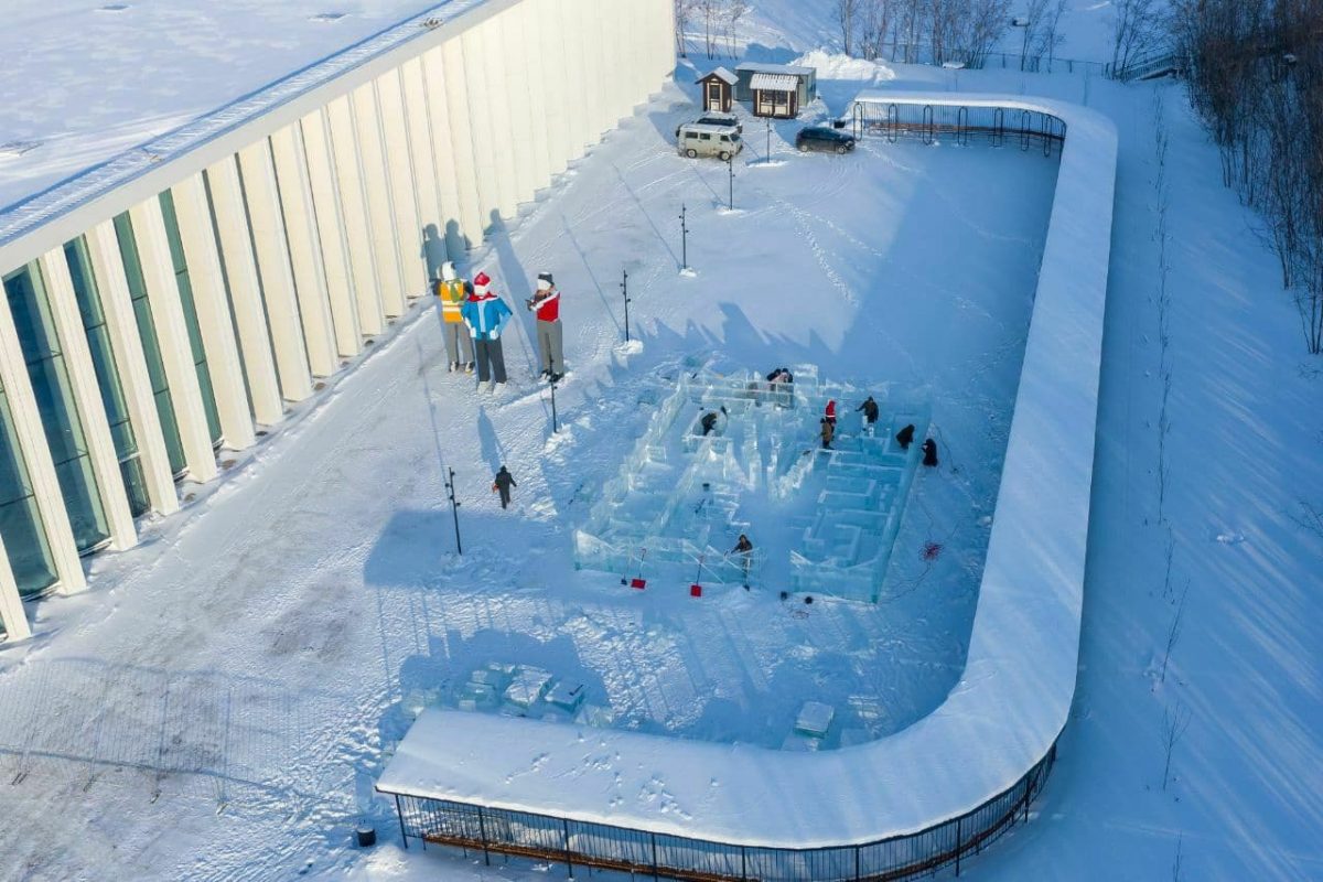 Вандалы разрушили ледяной лабиринт на Нижегородской ярмарке