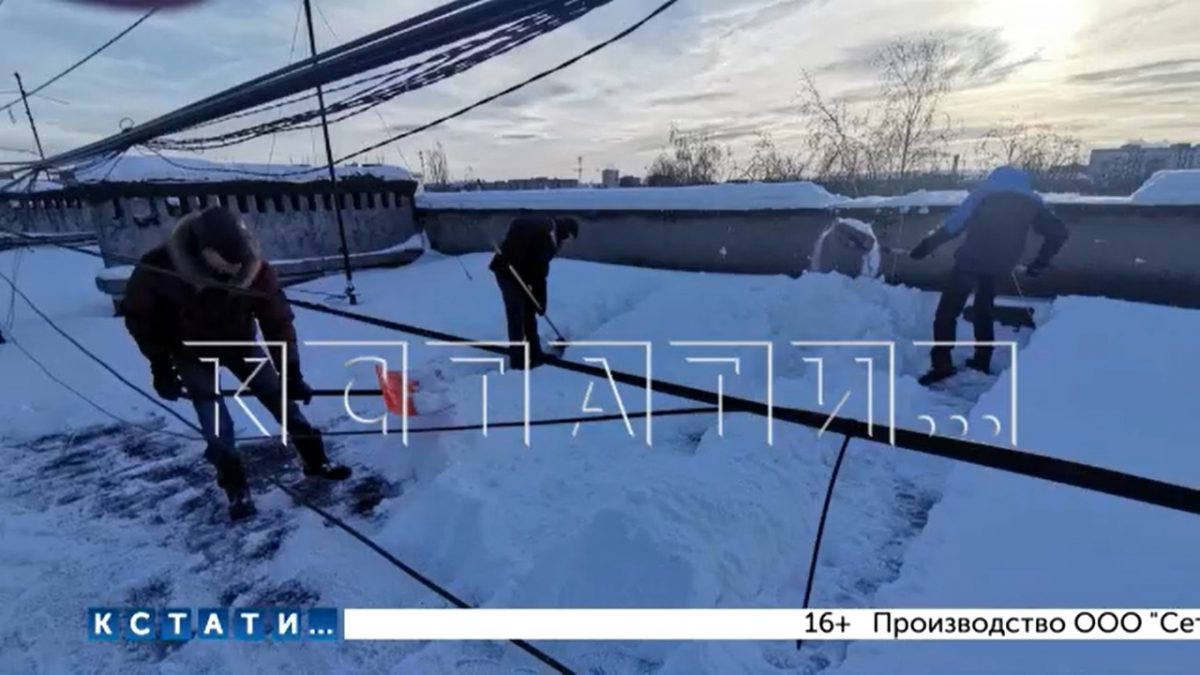 Из-за ошибки коммунальщиков в доме на улице Павла Орлова второй год течет крыша