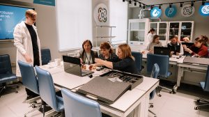 VR-технологии и роботов начнут использовать в нижегородских школах