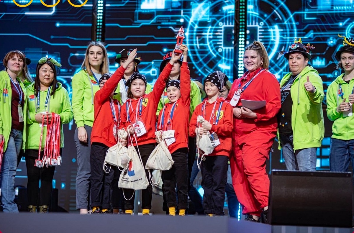 Юные нижегородцы завоевали награды на Национальном чемпионате по робототехнике