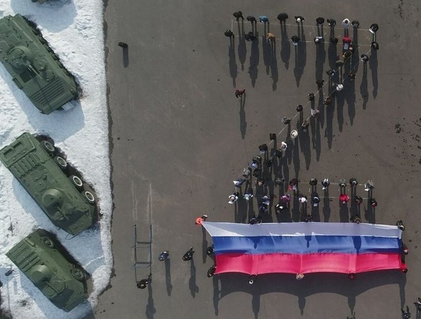 100 нижегородцев присоединились к флешмобу в поддержку российских военнослужащих