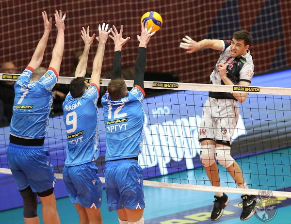 Волейболисты нижегородской АСК дома обыграли сургутский клуб «Газпром-Югра»