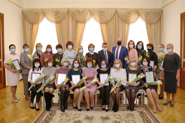 Заслуженным работникам органов ЗАГС Нижегородской области вручили почетные награды