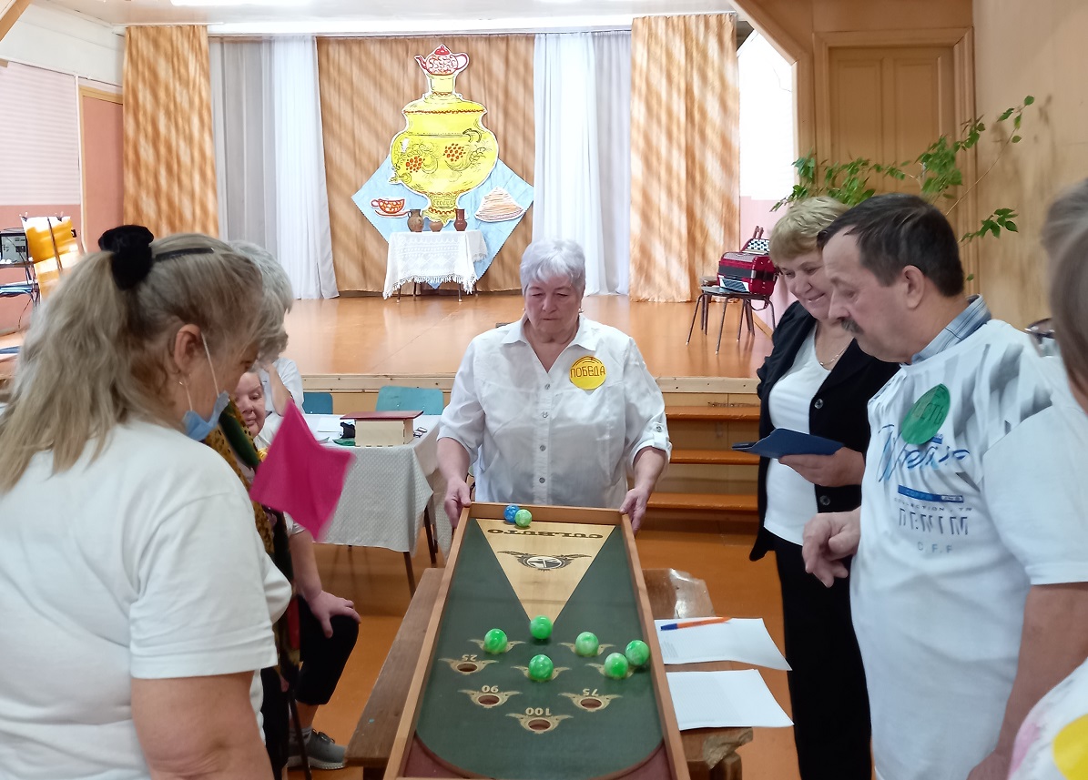 Воротынские пенсионеры поддержали российских олимпийцев турниром по настольно-спортивным играм