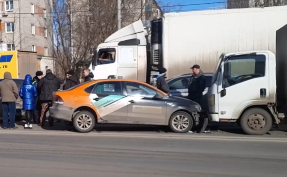 Две девушки пострадали в пьяном ДТП на Московском шоссе