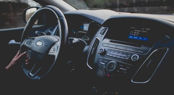 Машины, косметика, алкоголь: США опубликовали список товаров, запрещённых к ввозу в Россию