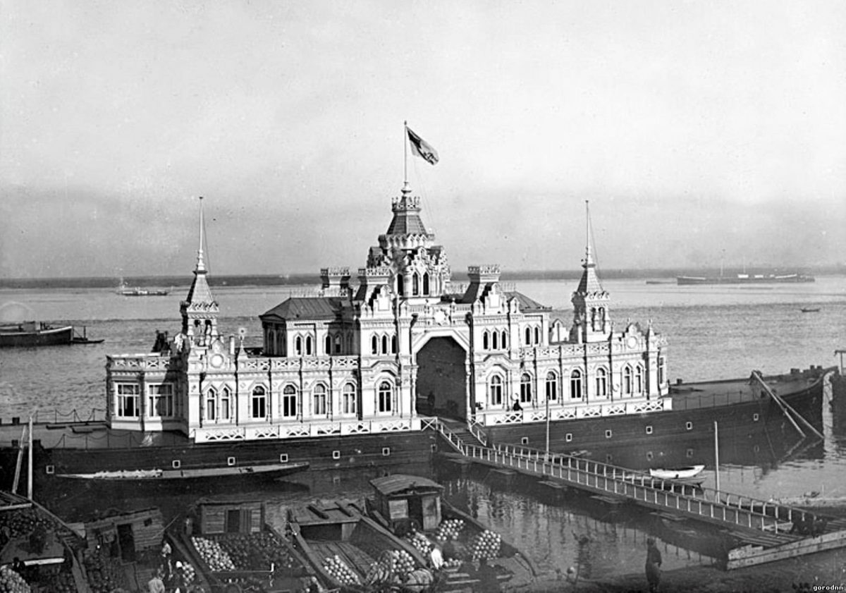 Так выглядела Императорская пристань в Нижнем Новгороде 1896 года