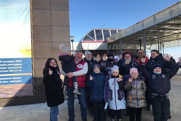 Переселенцы из Донбасса прокатились на канатной дороге и посетили Нижегородский кремль
